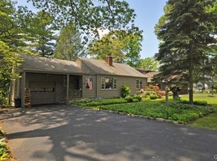 161 Pinewood Trl, Trumbull, CT 06611