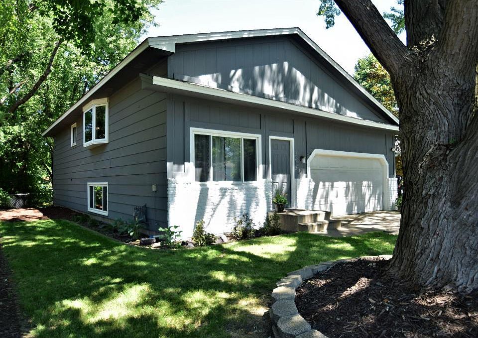 1st image of 7412 Meadowwood Dr