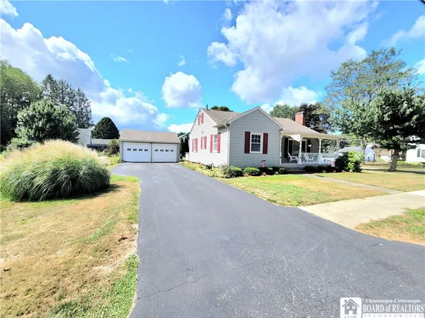 28 Carlton Ave, Falconer, NY 14733