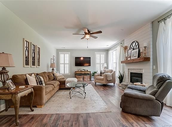 5th image of 1611 Crestgate Dr