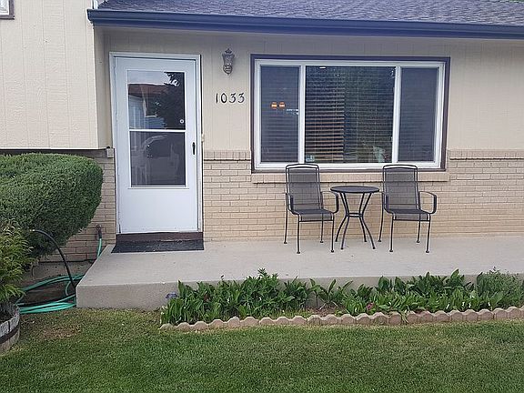 3rd image of 1033 Evergreen Way