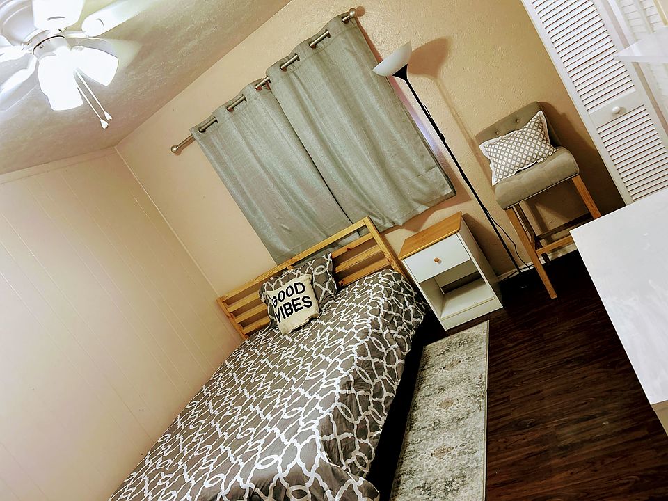 1st image of 7414 Cloverglen Dr #1