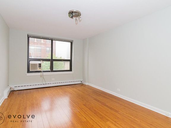 5th image of 445 W Wellington Ave #3GMG