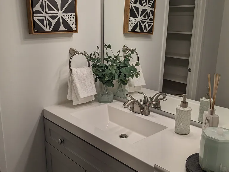 4938 Schuyler Dr — Photo 9