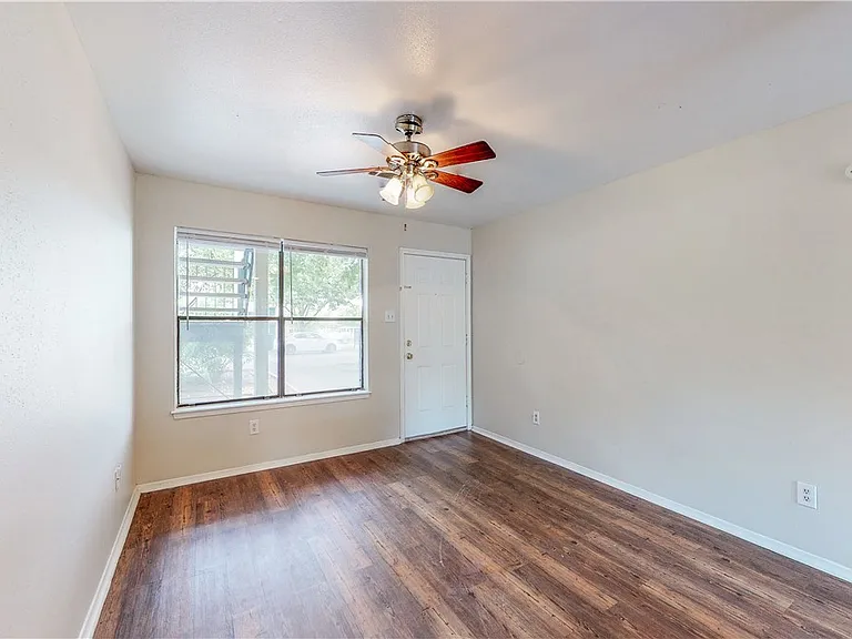 303 Manuel Dr #B — Photo 13