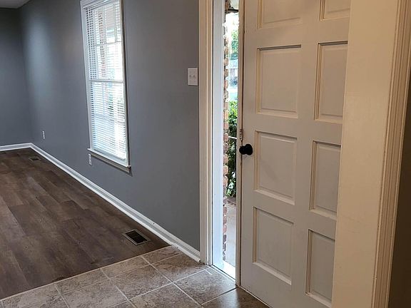 3rd image of 412 Gawin Dr