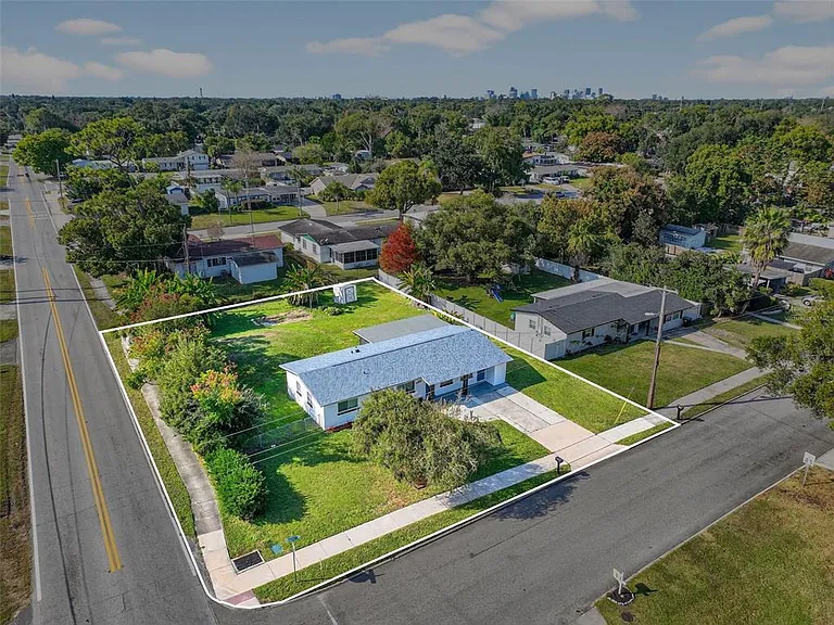 3034 Touraine Ave — Photo 71