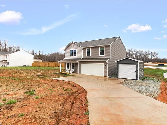 3rd image of 143 Hunt Rd