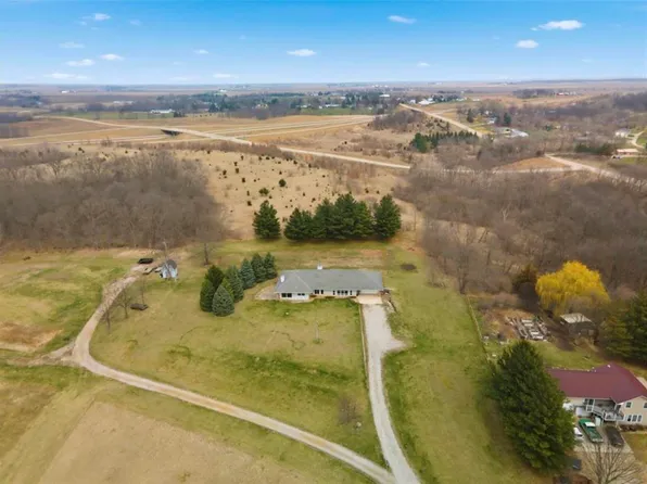 265 Adams Ave, Lisbon, IA 52253