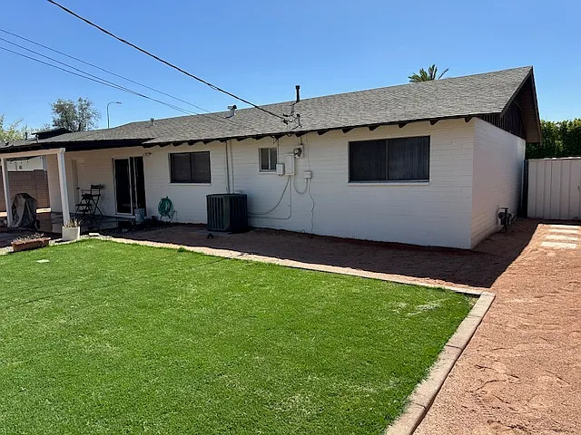 Building Photo - 1741 S Ventura Dr