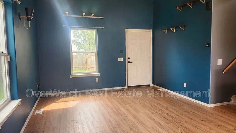 3 bed, 1.5 bath, 1458 sqft, $2,400 — Photo 2