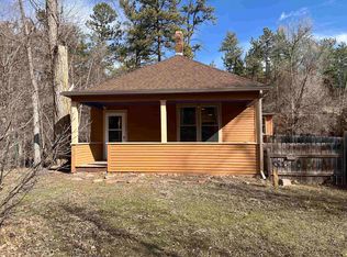 702 Happy Hollow St, Hot Springs, SD 57747