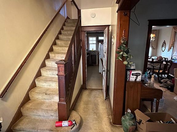 4th image of 1122 Holbrook St NE