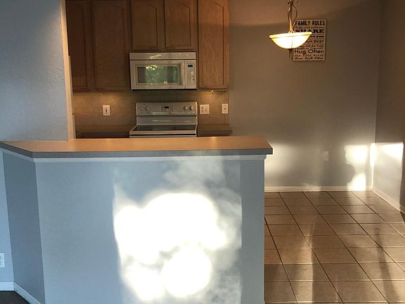 4th image of 2807 Pembroke Ln #21B
