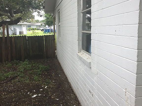 4th image of 28 Brooks Dr