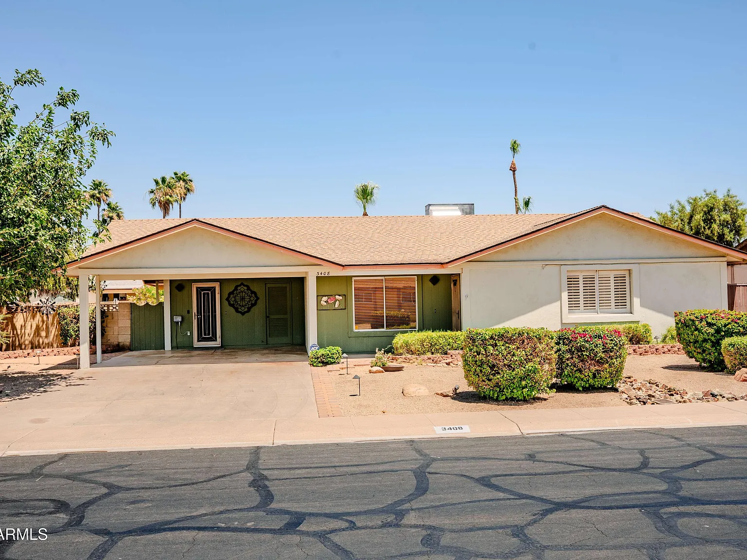 4 bed, 2.0 bath, 1777 sqft, $2,295 — Photo 2