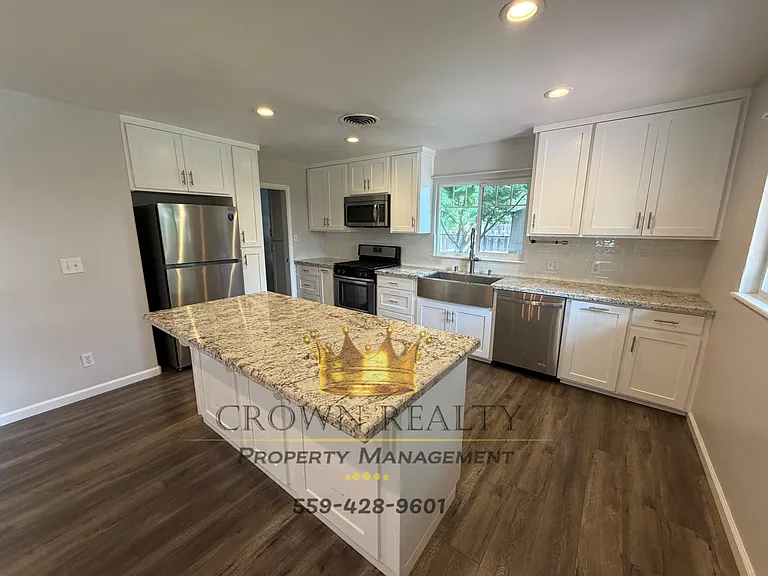 1120 W Howard Ave — Photo 9