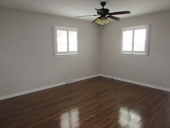 5th image of 650 Rolling Hills Dr