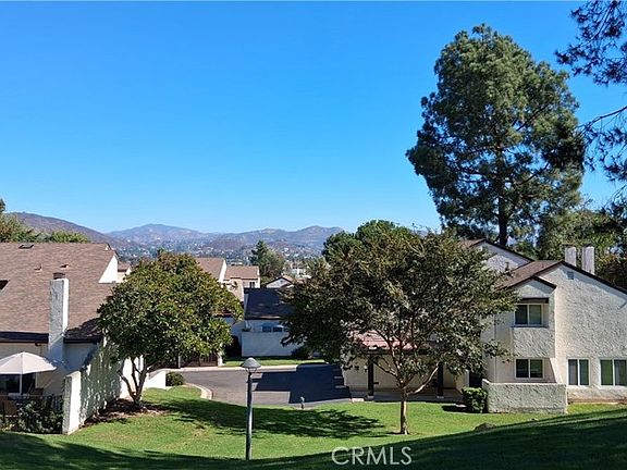 2nd image of 1437 Robin Ln