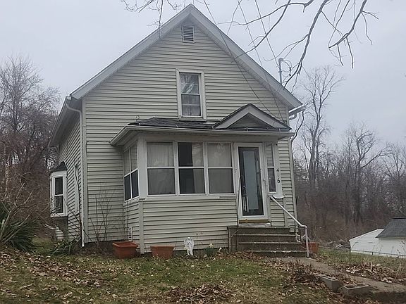 3rd image of 416 Dewey Ave