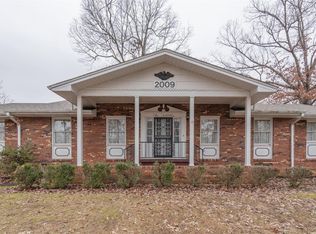 2009 Woodland Dr, Poplar Bluff, MO 63901
