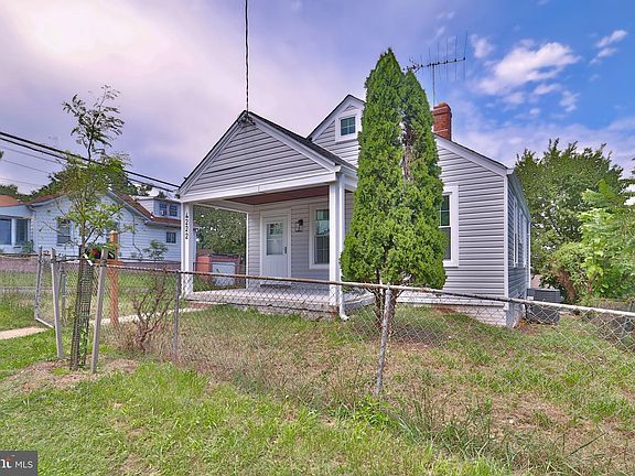 3rd image of 4222 Rail St