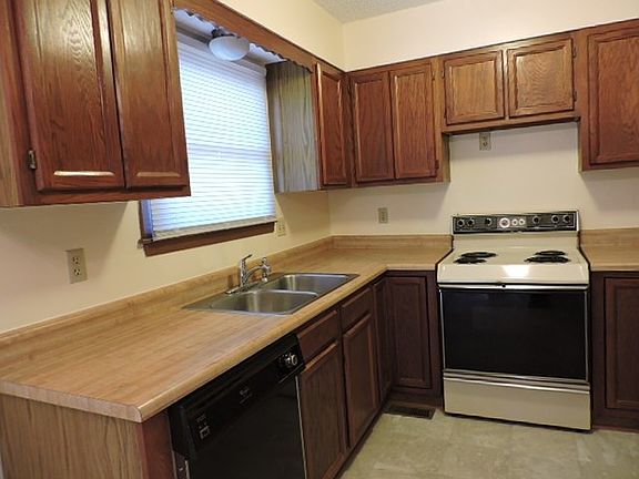 4th image of 5825 W 37th St S