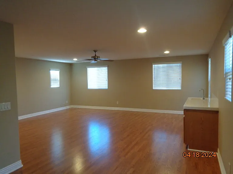 2064 W Avenue K #6 — Photo 22