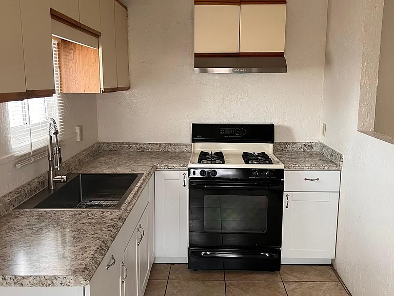 204 E Palmdale St — Photo 3