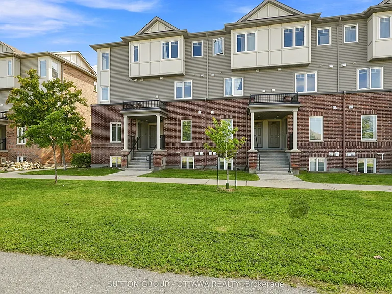 2563 Longfields Dr — Photo 32