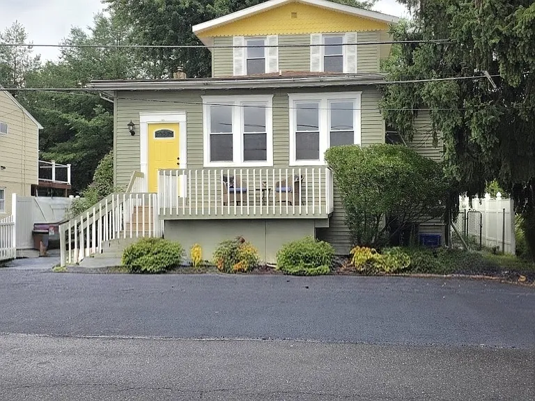 554 Parkvale Ave — Photo 5
