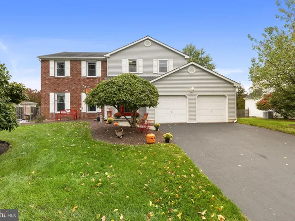 258 Woodlake Dr, Holland, PA 18966