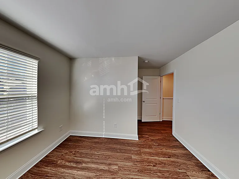 2134 Laurel Village Cir — Photo 25