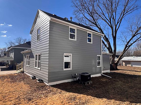 4th image of 222 Rutland St