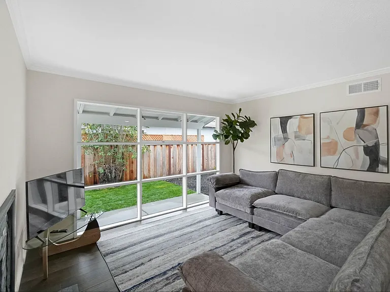 7 Newhall St — Photo 33