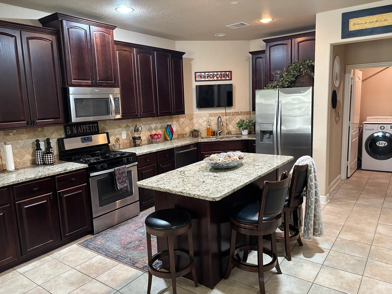 4 bed, 3.5 bath, 2497 sqft, $2,800 — Photo 3