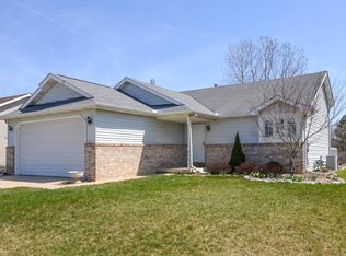 6751 Robison Ln, Saline, MI 48176