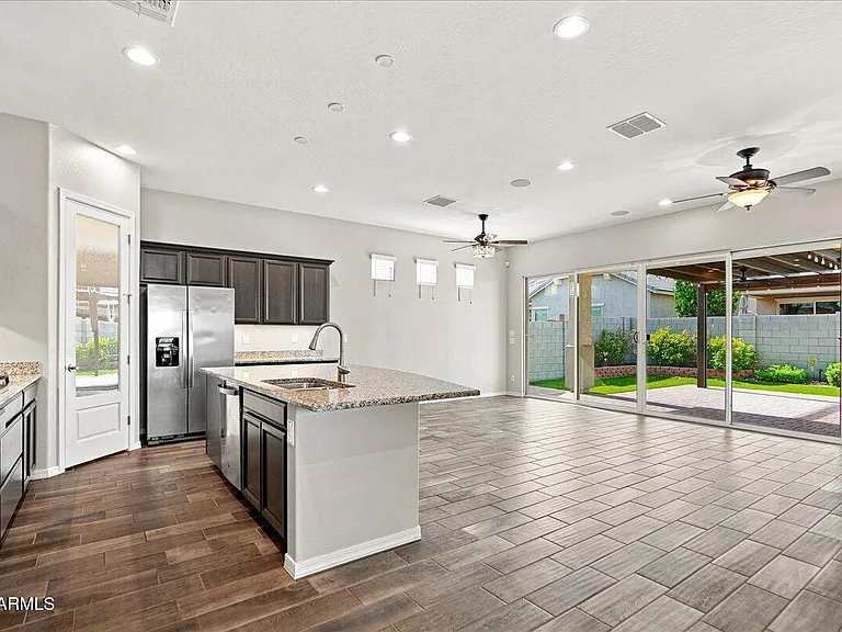 4325 E Boston St — Photo 2
