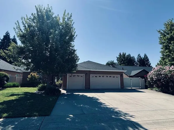 2177 Cadjew St, Redding, CA 96003