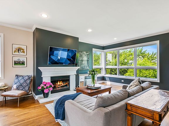 2nd image of 2531 W Moffat St #3