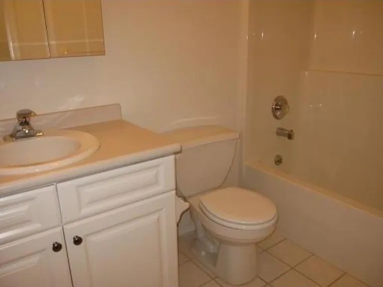 25 College Ave — Photo 7