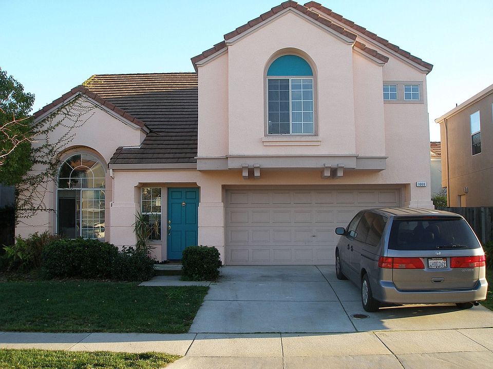 4 bedroom, 2.5 bath 16 years old