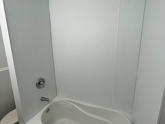 4th image of 45 Ontario Ave #2