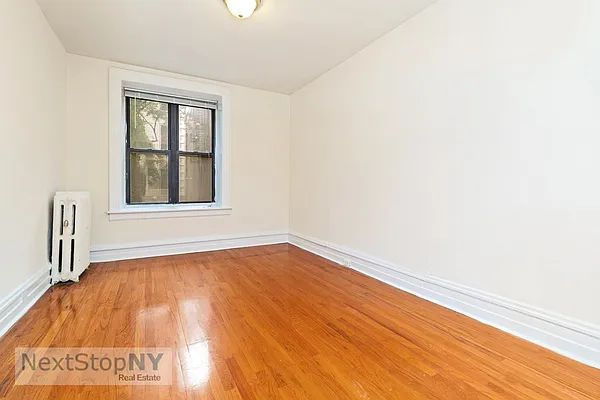 Rented by NextStopNY | media 11