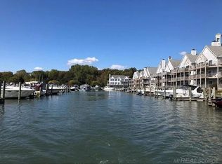 37522 Jefferson Ave APT 302, Harrison Township, MI 48045