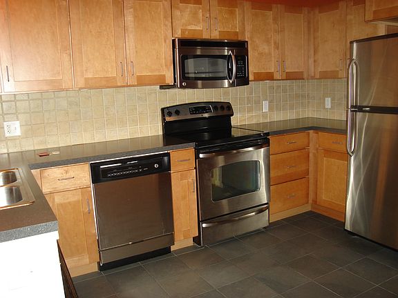 2nd image of 425 N Prince St APT 212