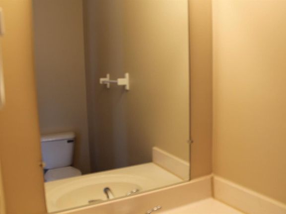5th image of 215 John Sutherland Dr