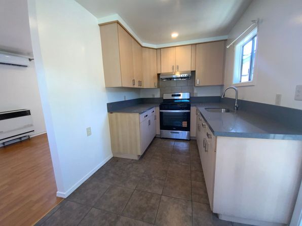 2863 & 2863-1/2 Coolidge Ave