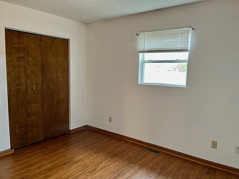 2070 Center St #C — Photo 6