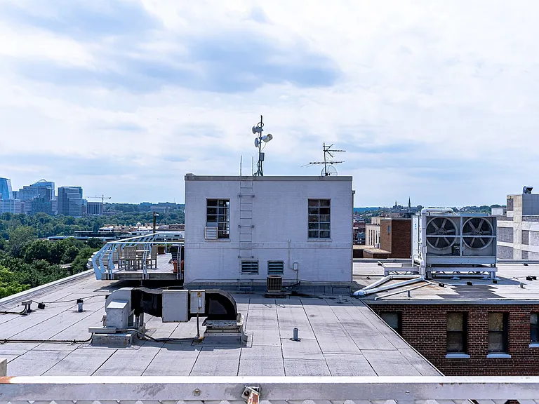 2501 K St NW #1B — Photo 37